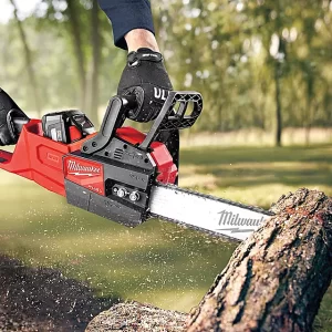 Chainsaw
MILWAUKEE®