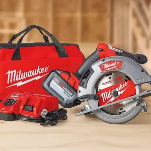 Circular Saw
MILWAUKEE®
